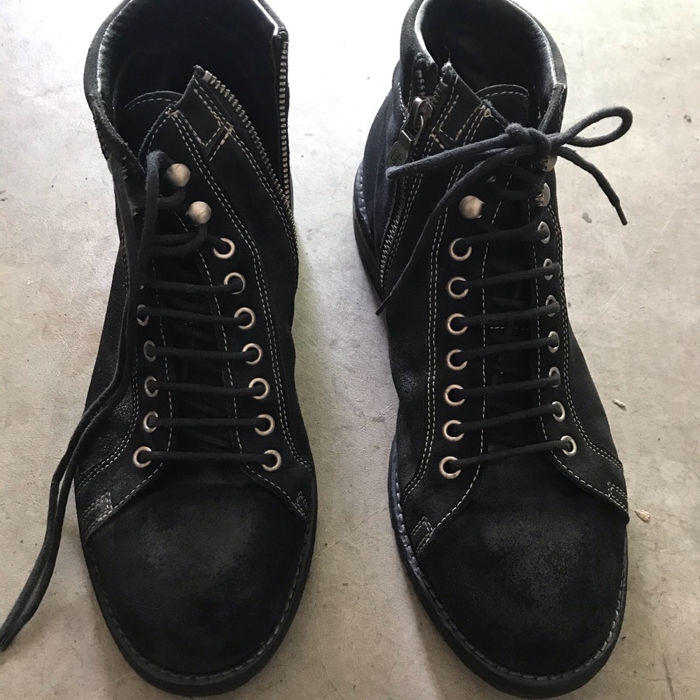 Donald Pliner  men black boots